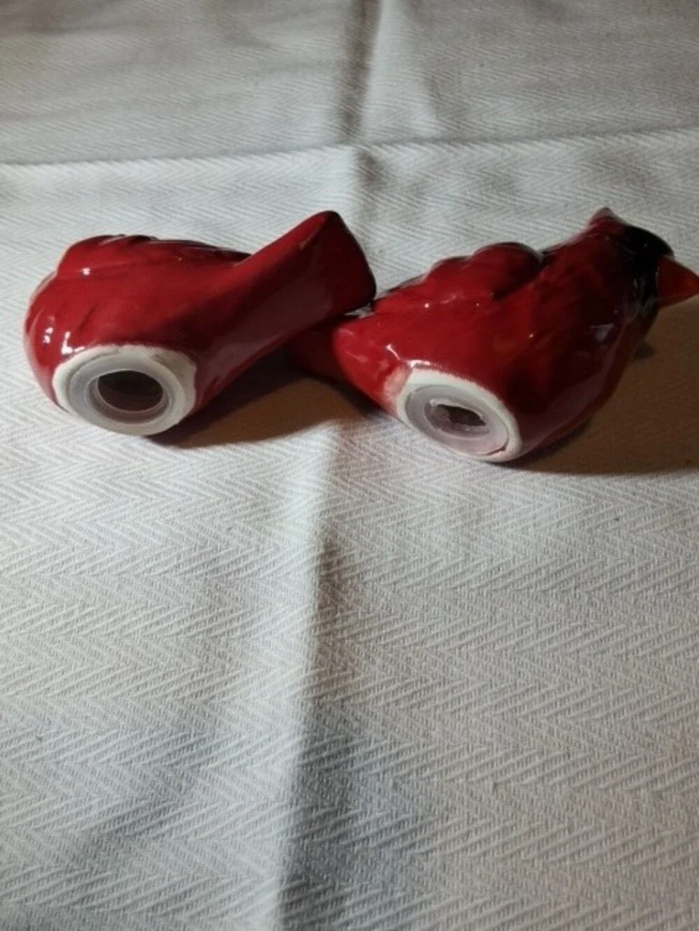 Red Ceramic Cardinal Salt and Pepper Shaker Set - Decorative Bird Tableware